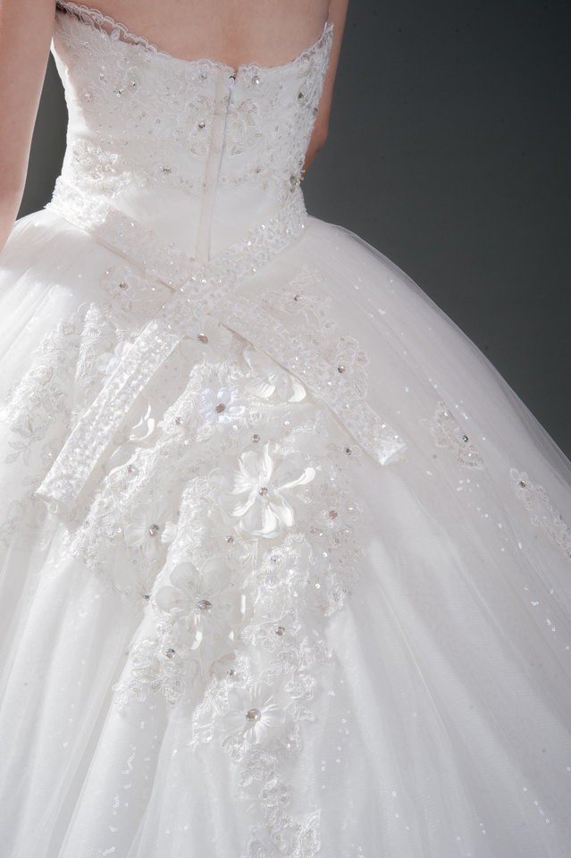 婚紗 禮服出租 | 手工白紗 | 手工婚紗 