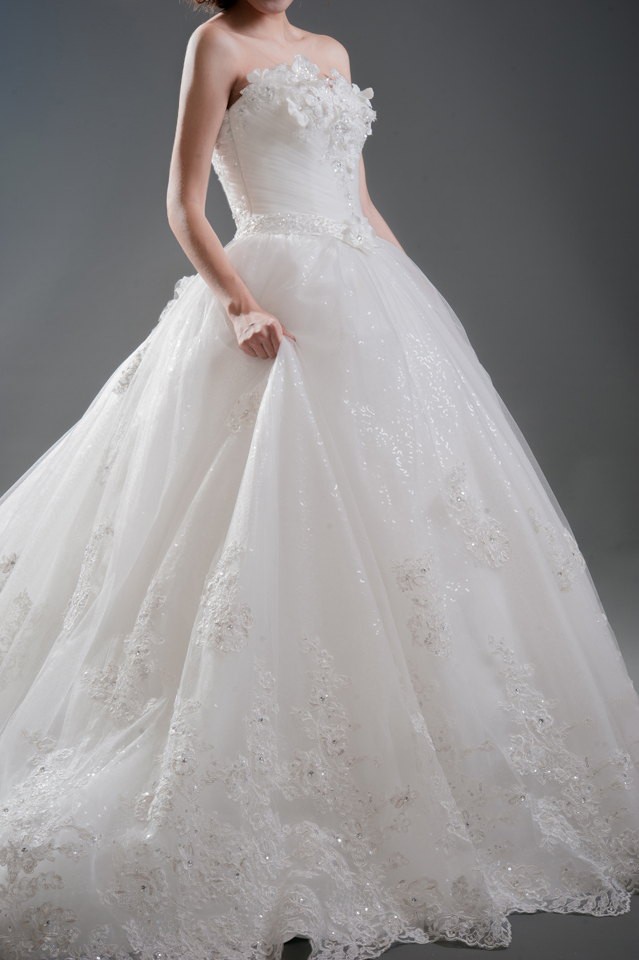 婚紗 禮服出租 | 手工白紗 | 手工婚紗 