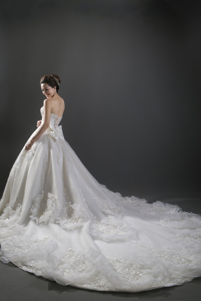 婚紗 禮服出租 | 手工白紗 | 手工婚紗 