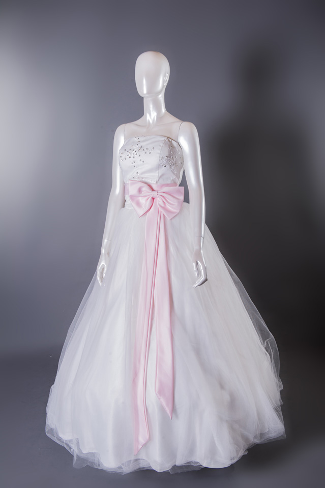 婚紗 禮服出租 | 手工白紗 | 手工婚紗 
